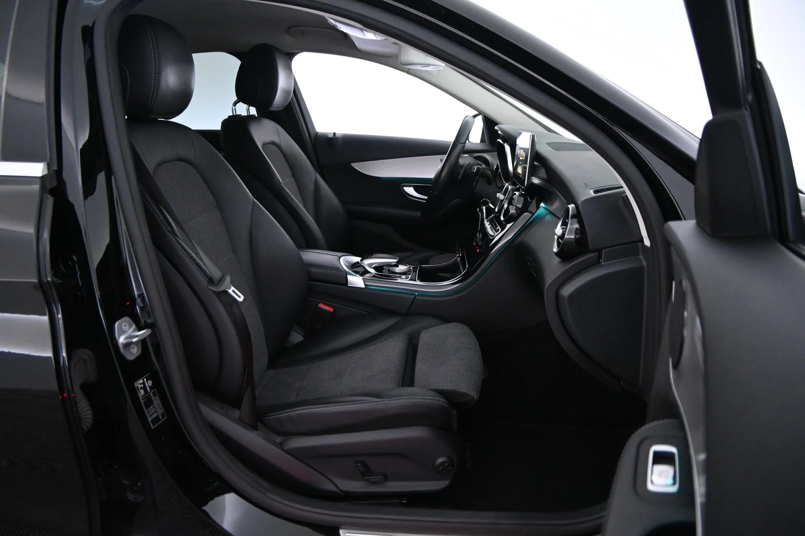 Car Image - 3ncit7Md3zDaRYO2VLOXhf