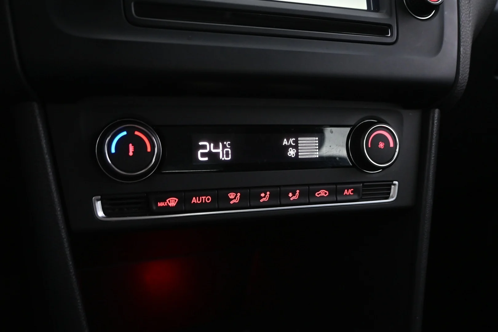Car Image - 3Cv8vD8qEp9RQxSbxDk5xf