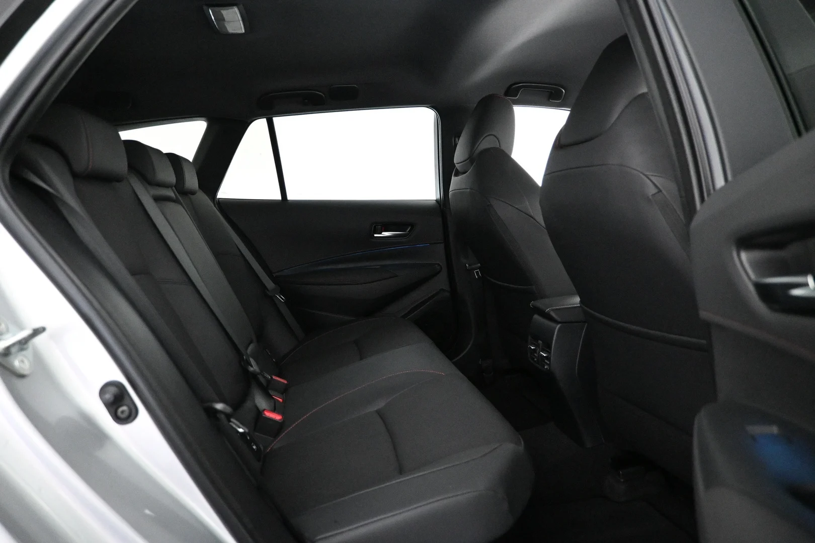 Car Image - 2ExMIWCoX8mUs53YSjvVLS