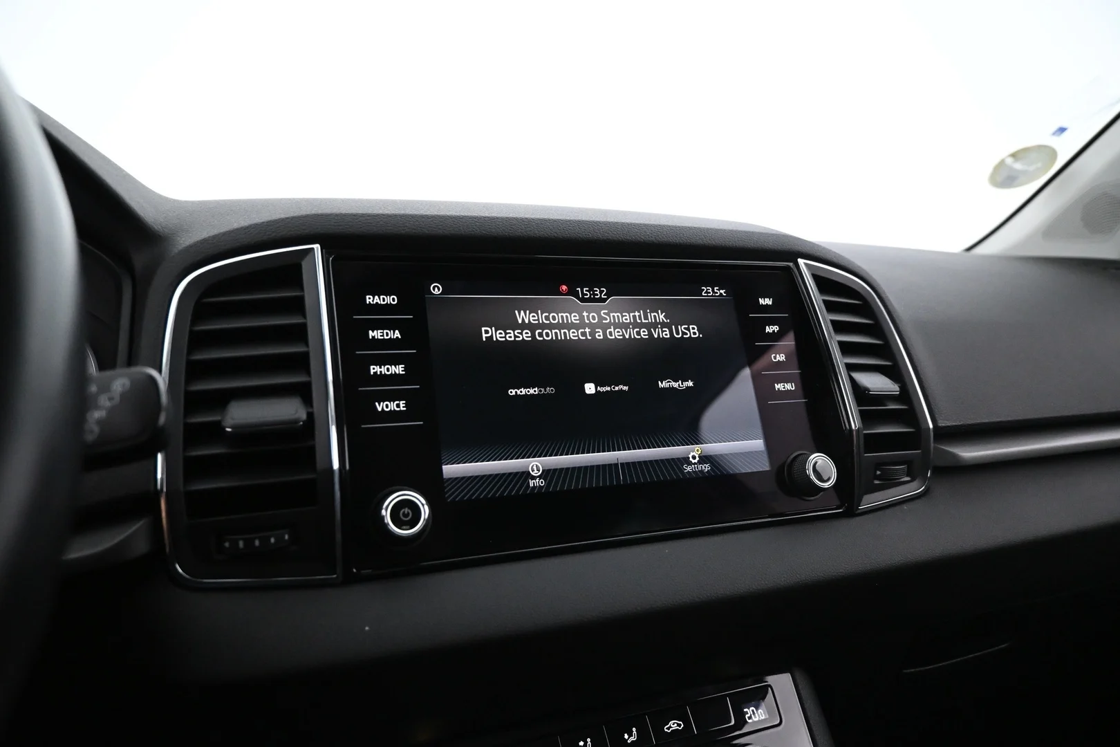Car Image - 27ApwB9vBT6s1x1Sry2OyV