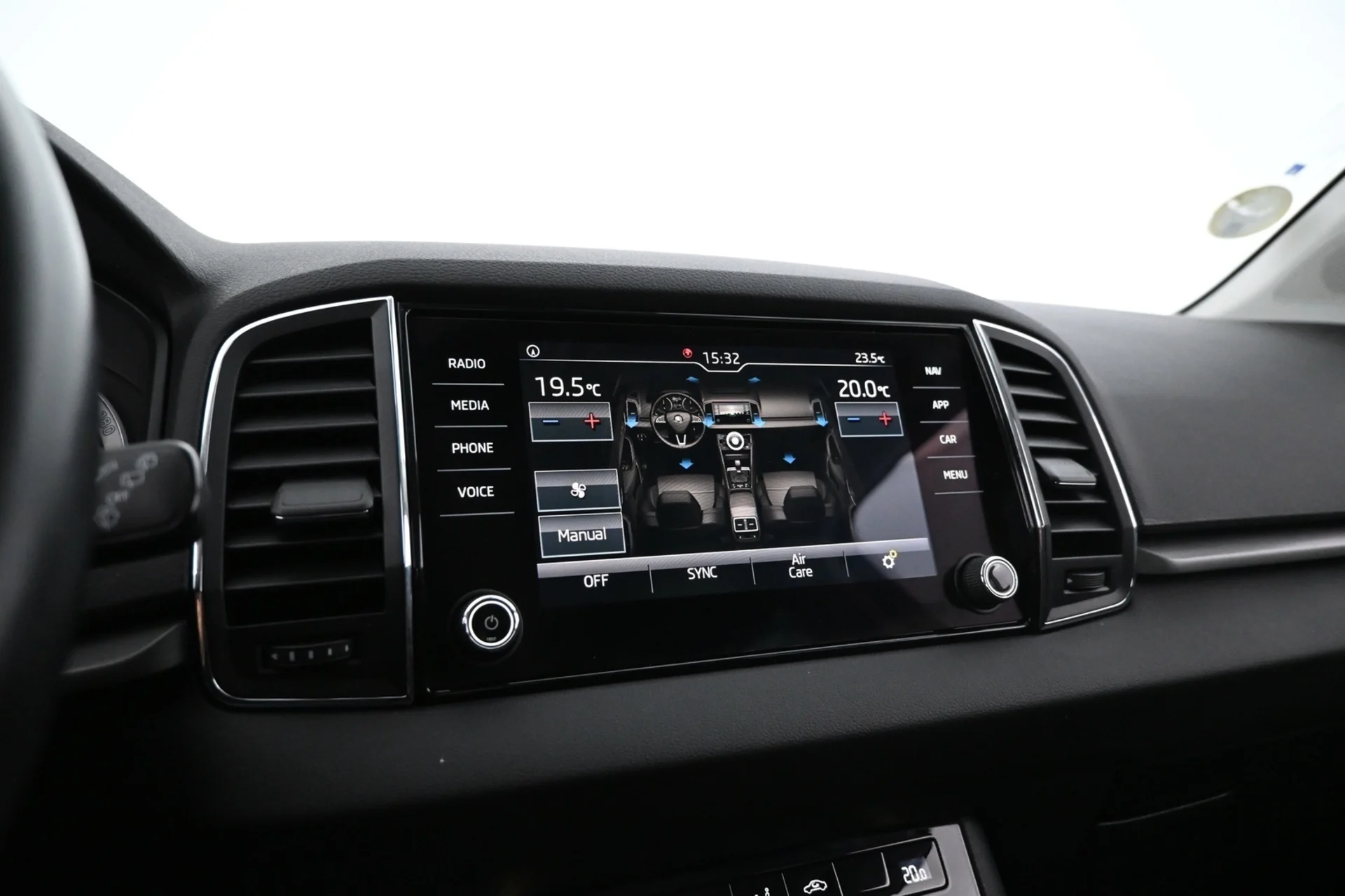 Car Image - 27ApwB9vBT6s1x1Sry2OyV