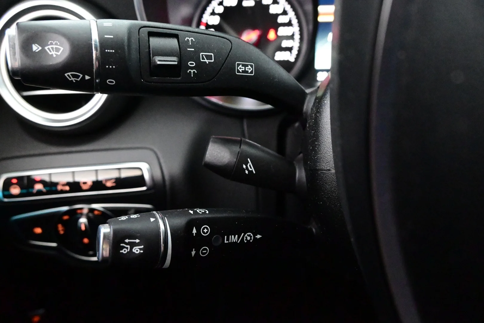 Car Image - 3Q1cmYW1wquo21rty4CEox