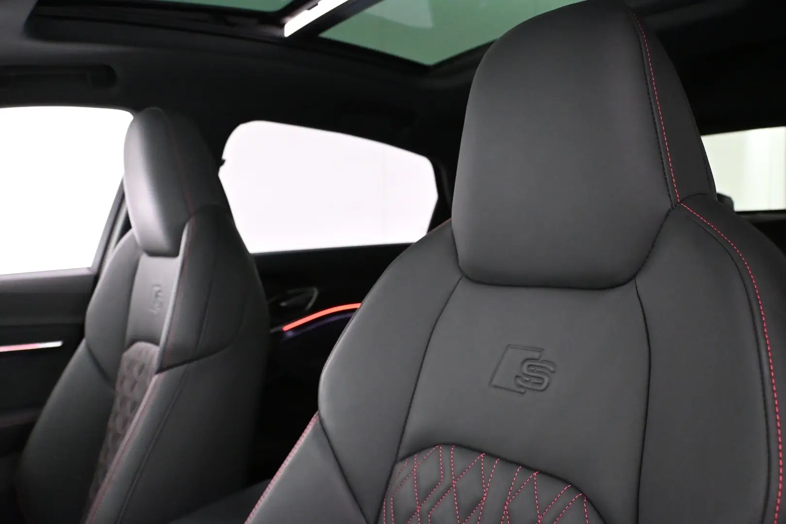 Car Image - 79TG8GiCDd5e8RDns5ghYe