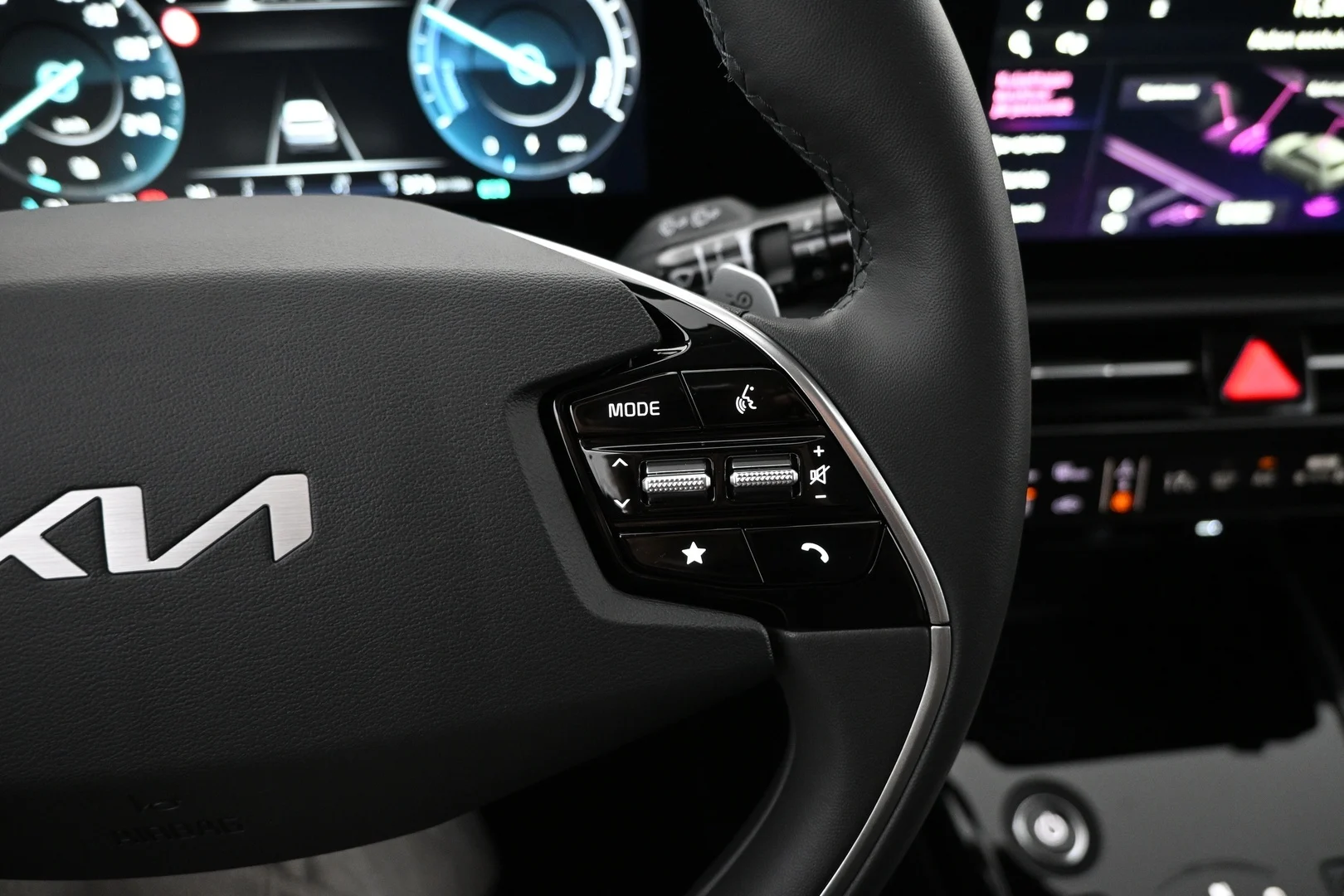 Car Image - 4Vr2NnHQbXiUgWkCwpIs4x