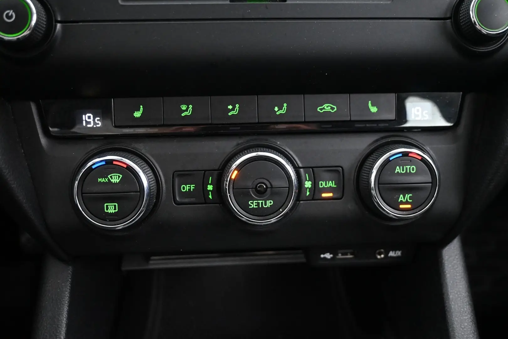 Car Image - 17Aoa3lr4v2MFnK8d3SO7C