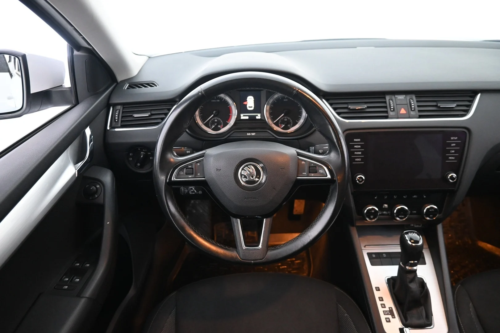 Car Image - 1v2mK1QNnjRSGqeMiF93nv