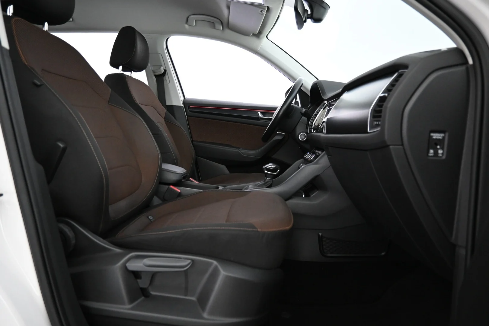 Car Image - 29ApSSFYxLKugIJRfs1iUJ