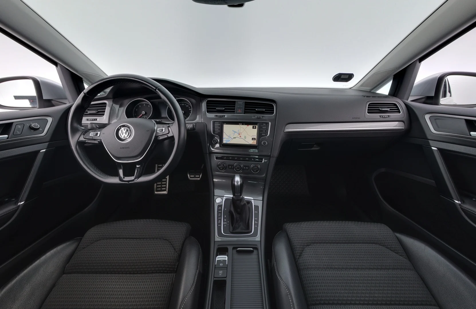Car Image - 1cHYT8e6y5jBoSBAqwKiIF