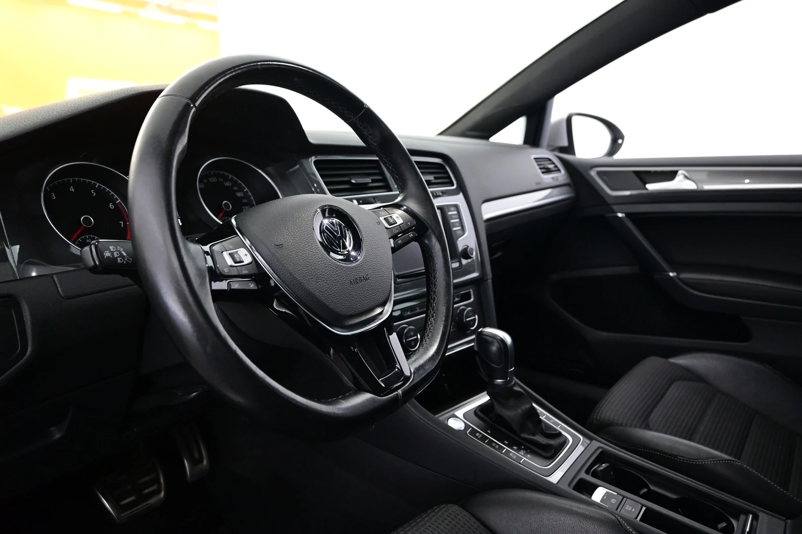 Car Image - 4beSVBBC1jqGEHpBJy4TZZ