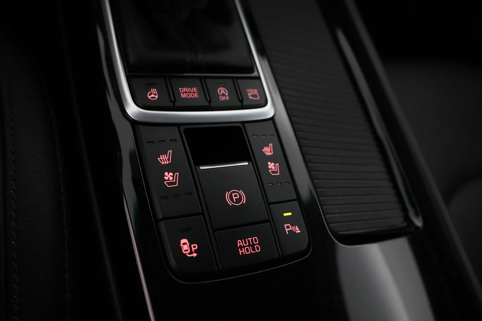 Car Image - 5LFgg4XcrJCVhBC29cRL5I