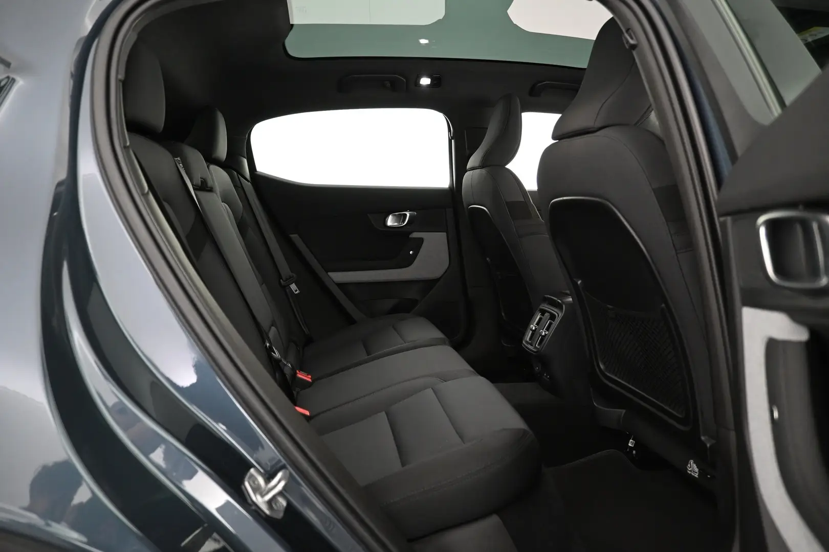 Car Image - 6DP1MMb8FqAwILe9e3Usd8
