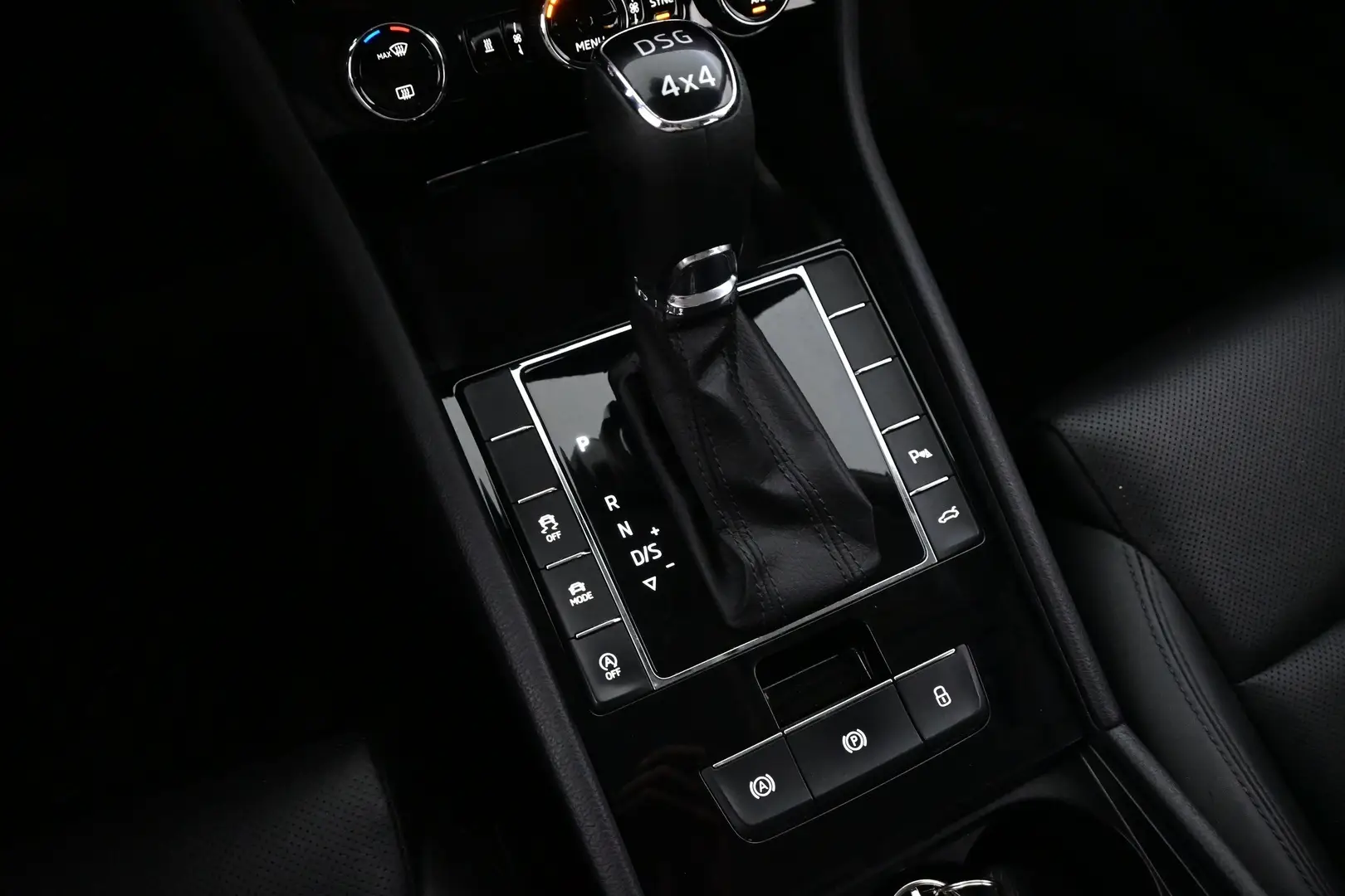 Car Image - 1yauwHcEL4d74INgr7BeWk