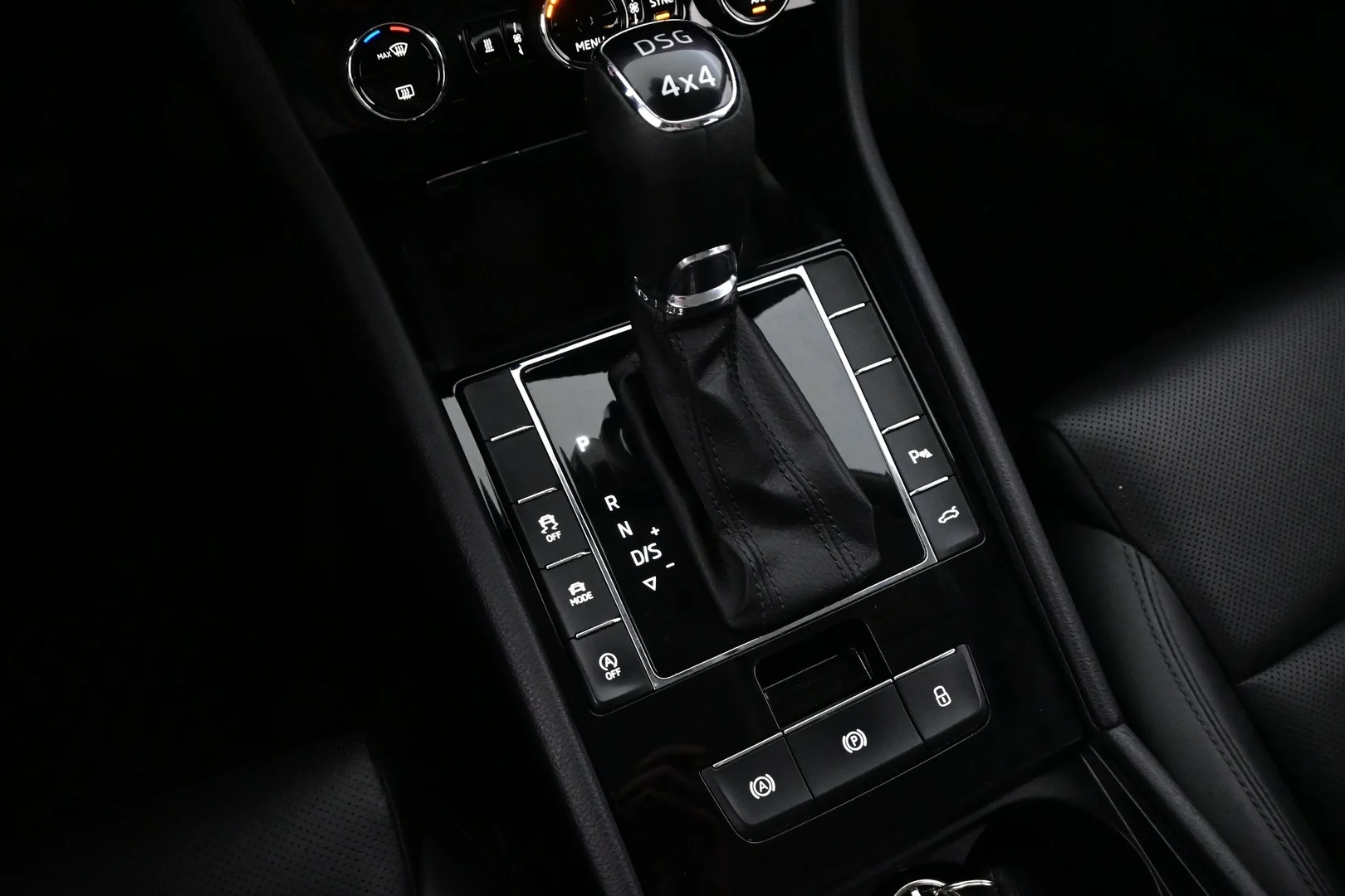Car Image - 1yauwHcEL4d74INgr7BeWk