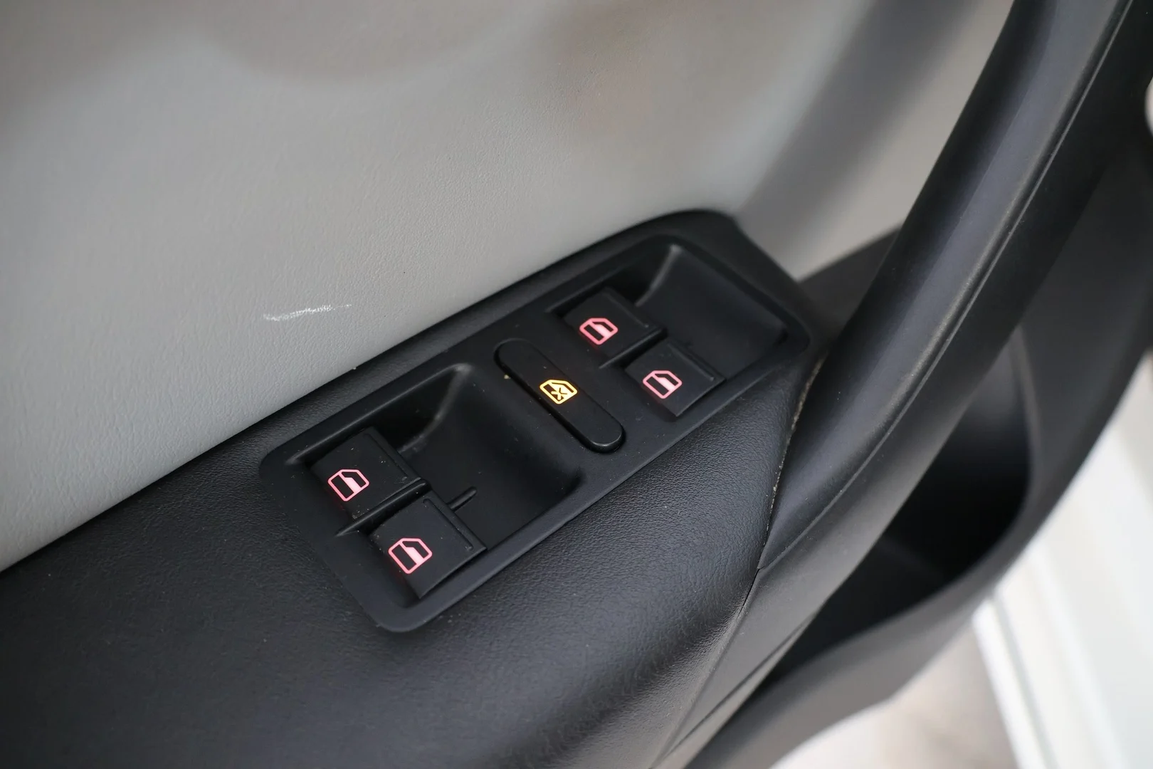 Car Image - 7DmUccrRgoLY32uGaYodFj