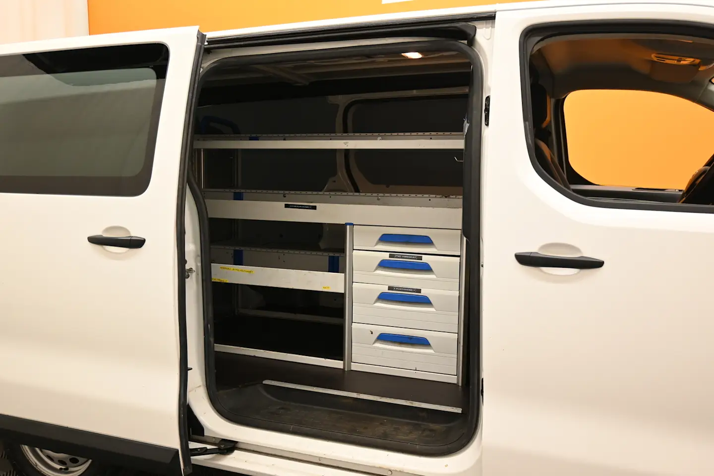 Car Image - 2lqxBzkZBElr7UM7a3KBgO