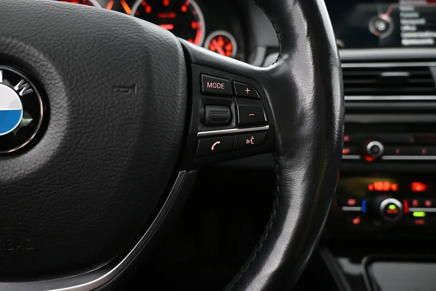 Car Image - 2xw77m5w355Yamdi1dH8NQ