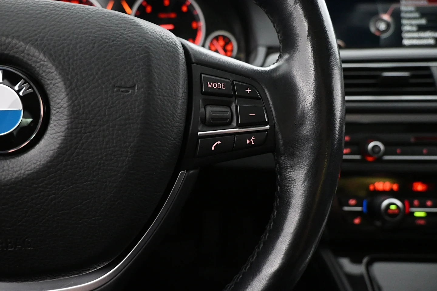 Car Image - 2xw77m5w355Yamdi1dH8NQ