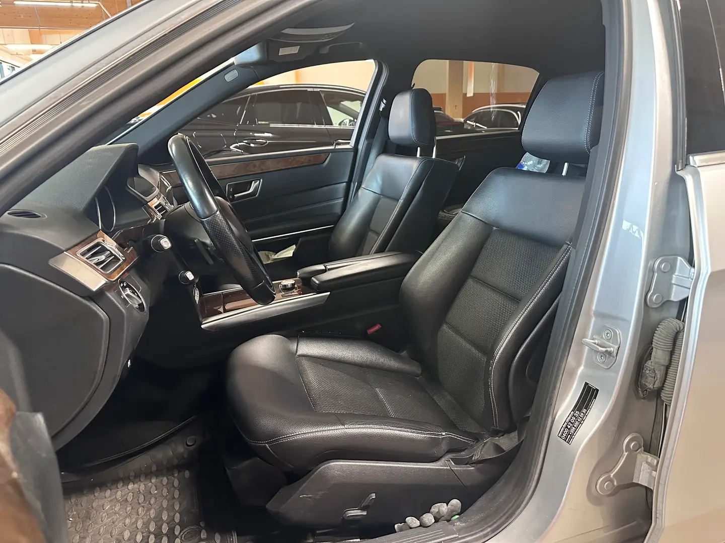 Car Image - 1tLTTPCOTYfw70J1CccihZ