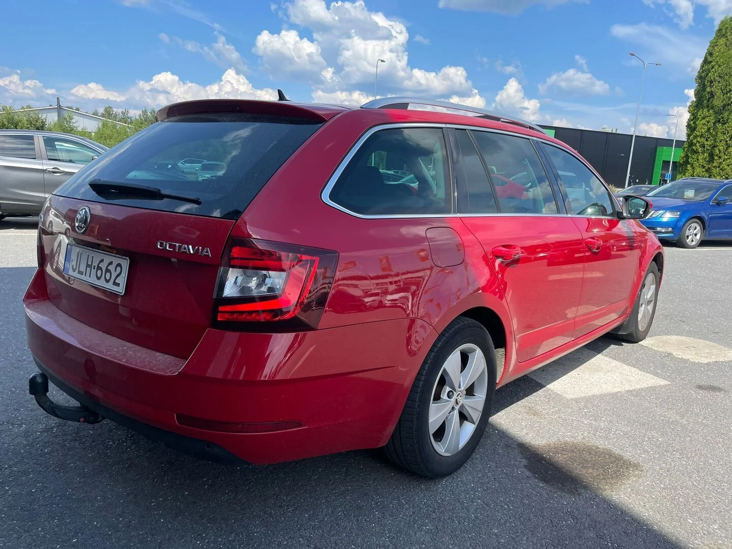 Car Image - 1dbJ4K1q3I7VR2e4FmwLRi