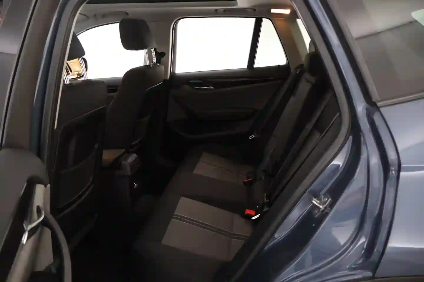 Car Image - 1xCG60pM0H2XI4LnMPjCCu
