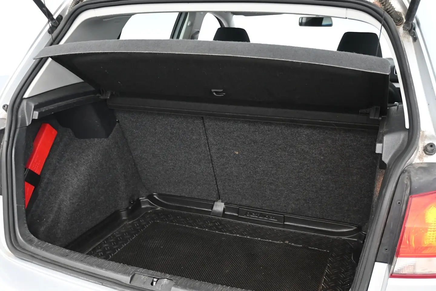Car Image - 7sYhHNcGsKxfaZ0Xq9Hbkr