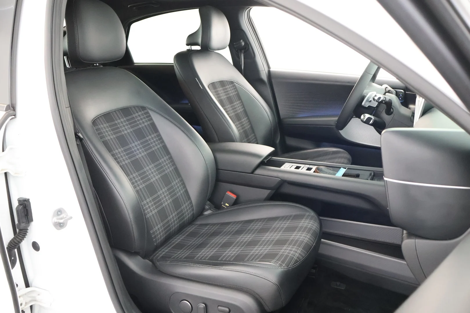 Car Image - 1PGu8Gy6747OYIS9JmRJGT