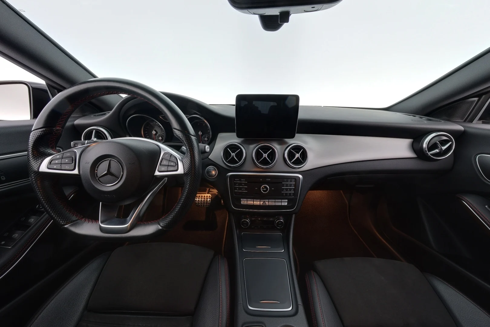 Car Image - 3yka5kFXgpsSuX8g3l8nDm
