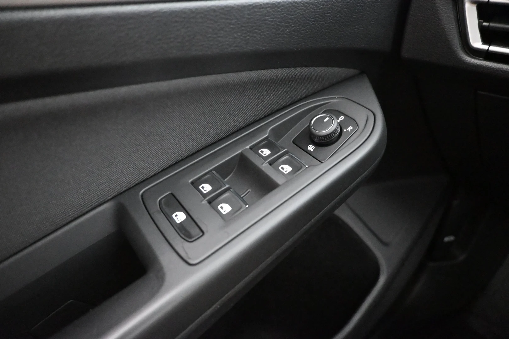 Car Image - 1c6mf4mkTDjaKwf2BcQlU9