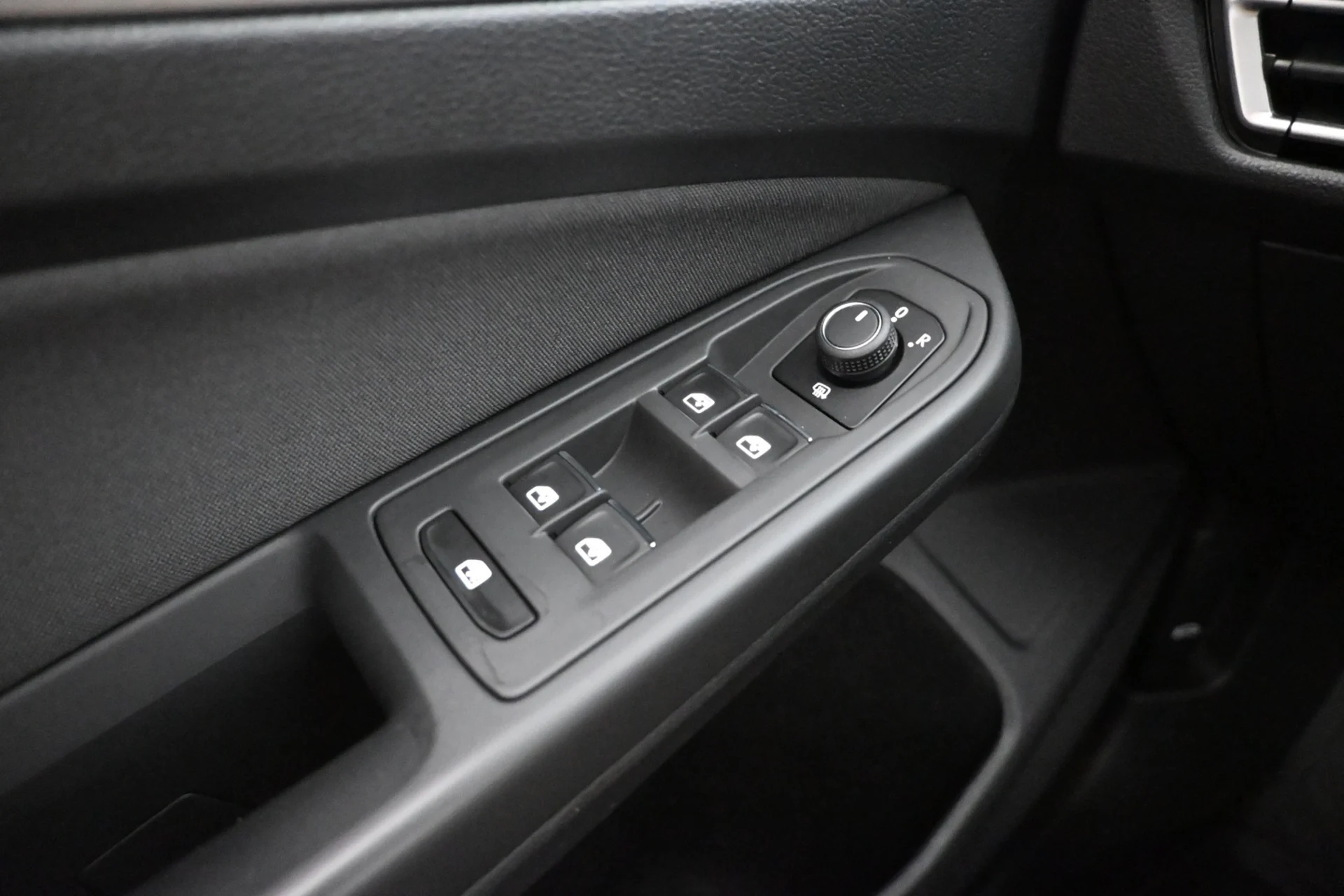 Car Image - 1c6mf4mkTDjaKwf2BcQlU9