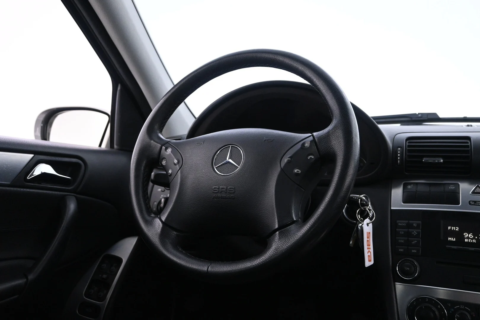 Car Image - 3dlqT7jko6rzZJnX8kjf4b
