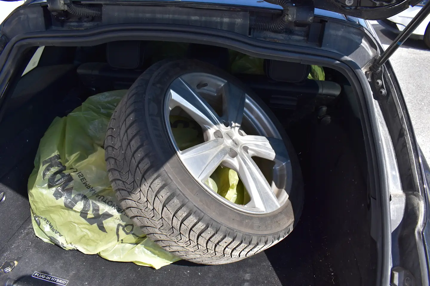 Car Image - Zq0Yu6B92W1nM7QexkPQO