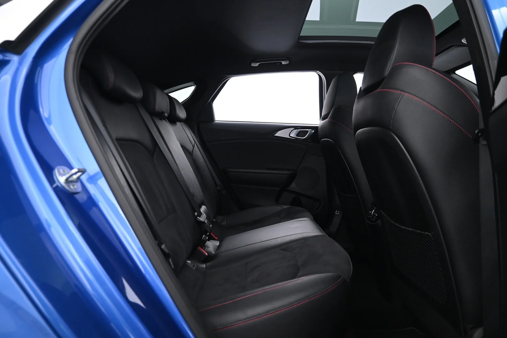 Car Image - mr4hubhrH98AgNowZc5Sc