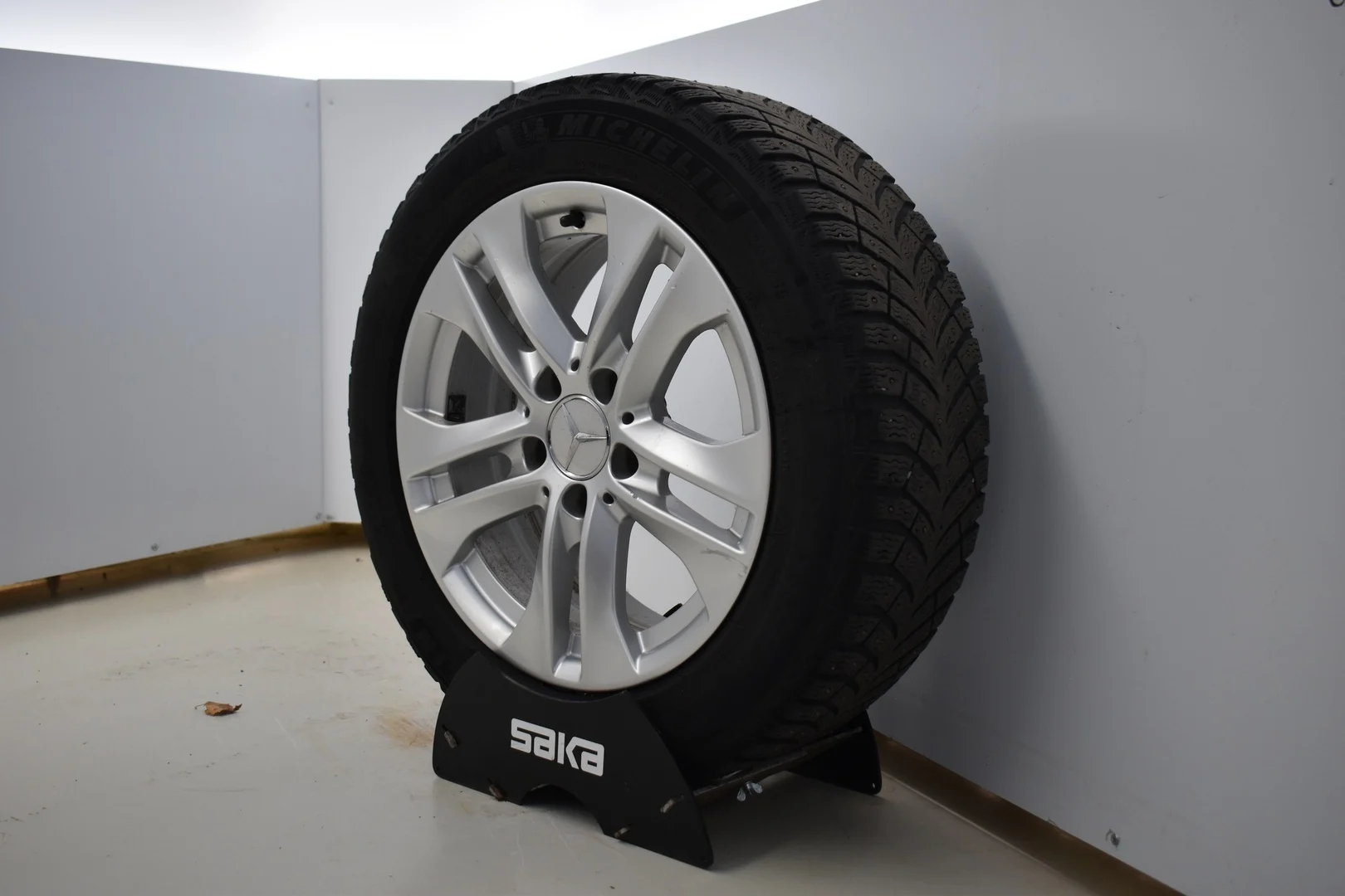 Car Image - 2dhB1mK3ZVHQYd18Y60XqO