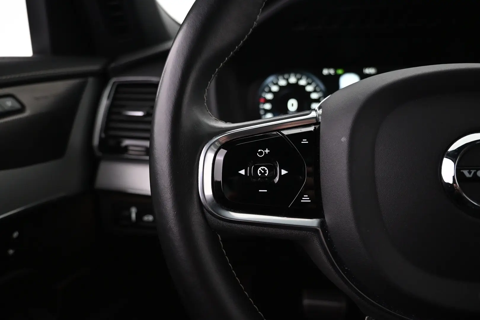 Car Image - 4qWSOcHGWjd0ZGl5AxfMd6