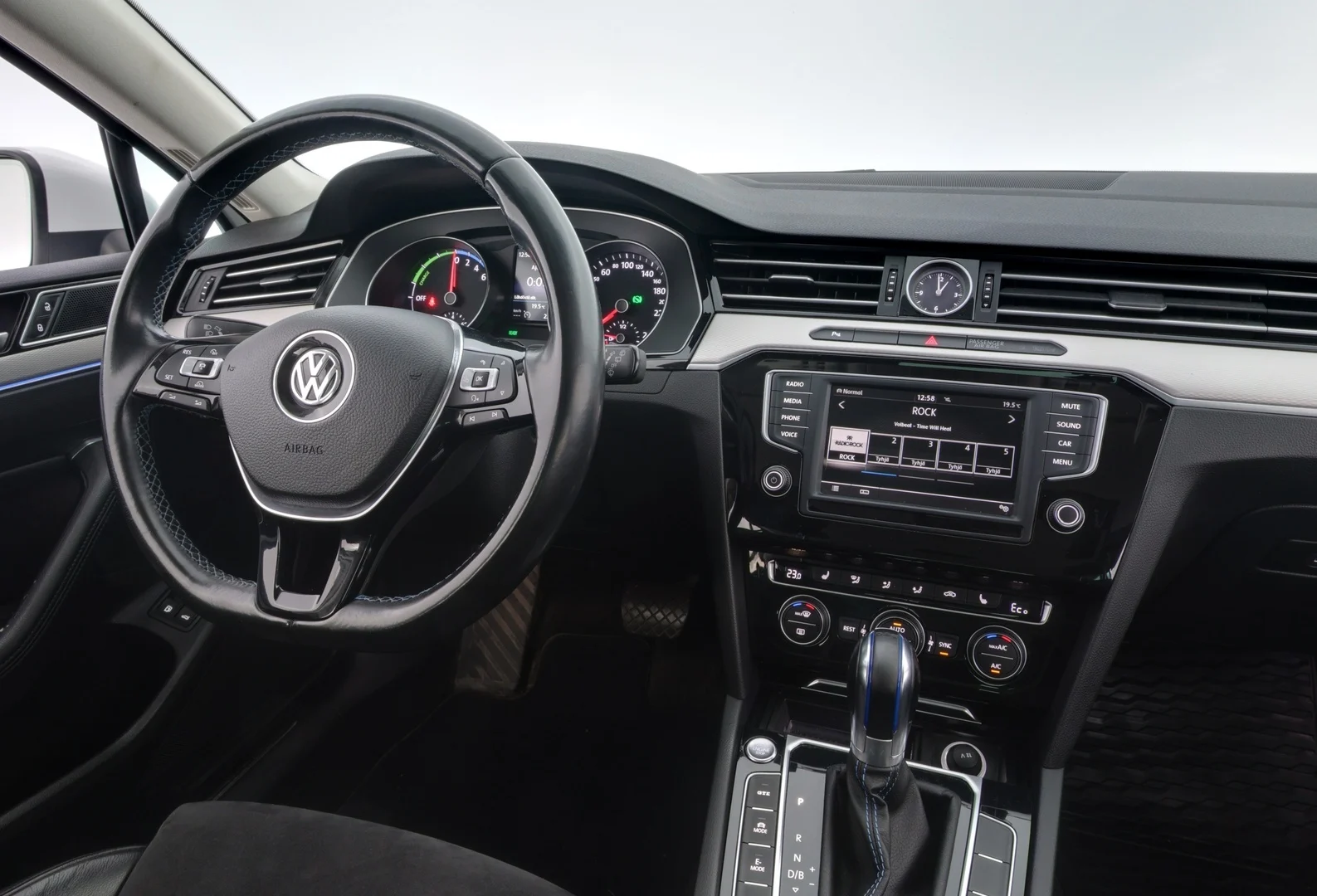 Car Image - 29bo9akPeSMN6YviBrUVID