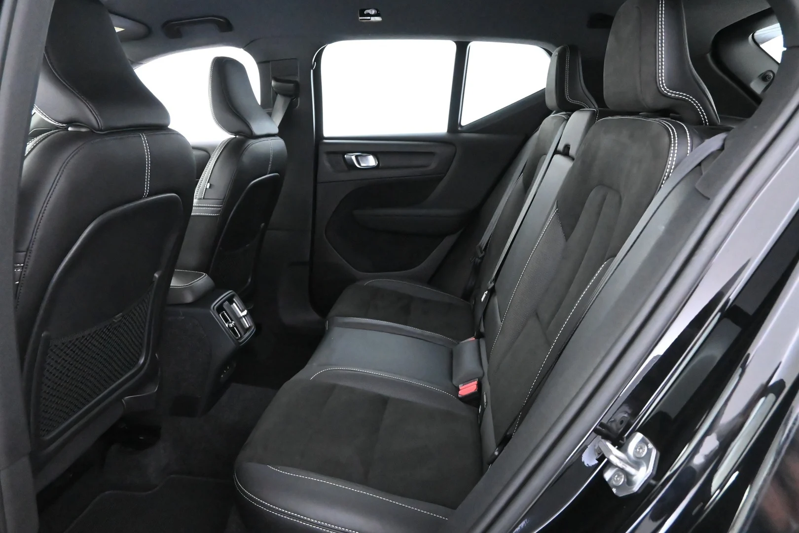 Car Image - 2VKGhhEQ9eLgUPGoLcgxid