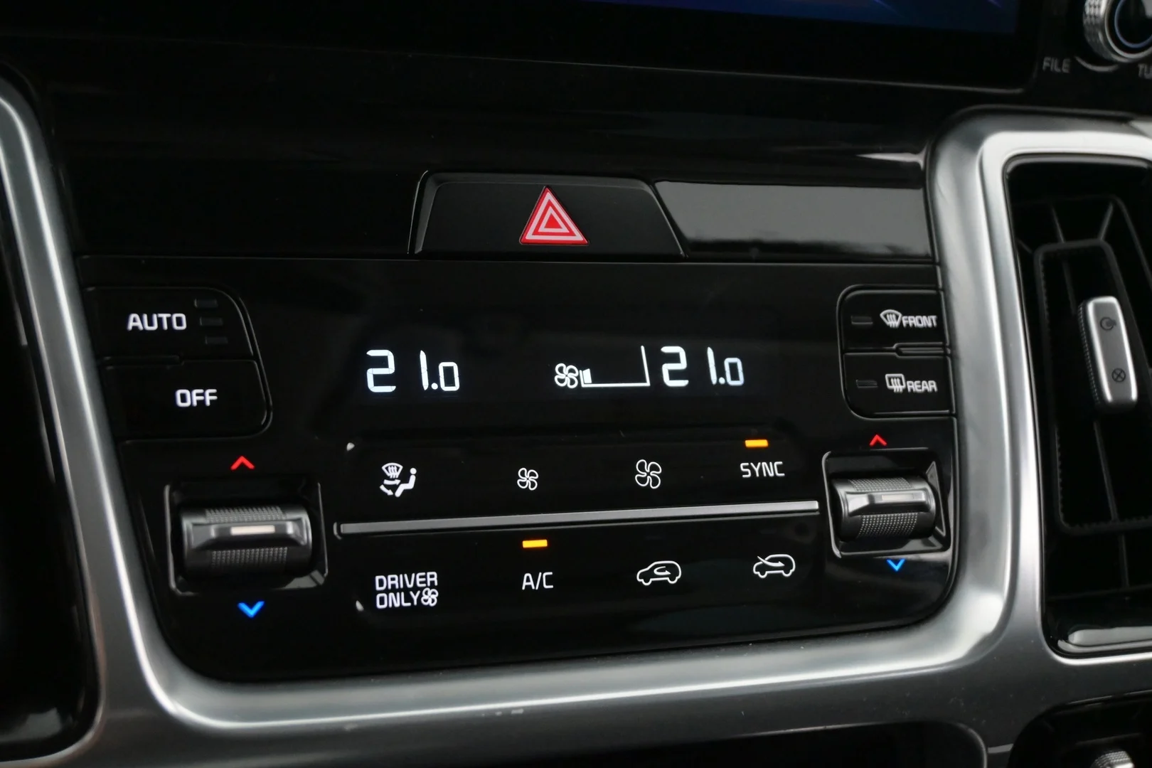 Car Image - 56wW8ITdEsN6OSgIgi47jM