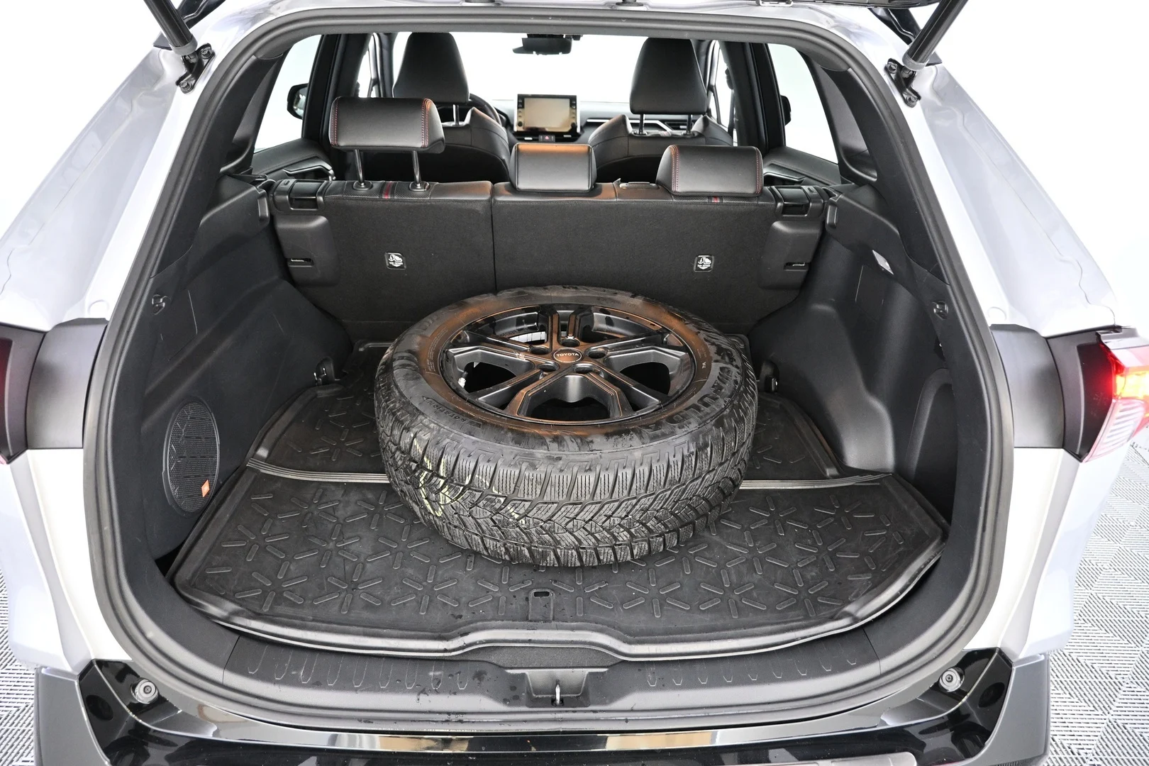 Car Image - 4trr6j5OrSiHgtxG63HeeW