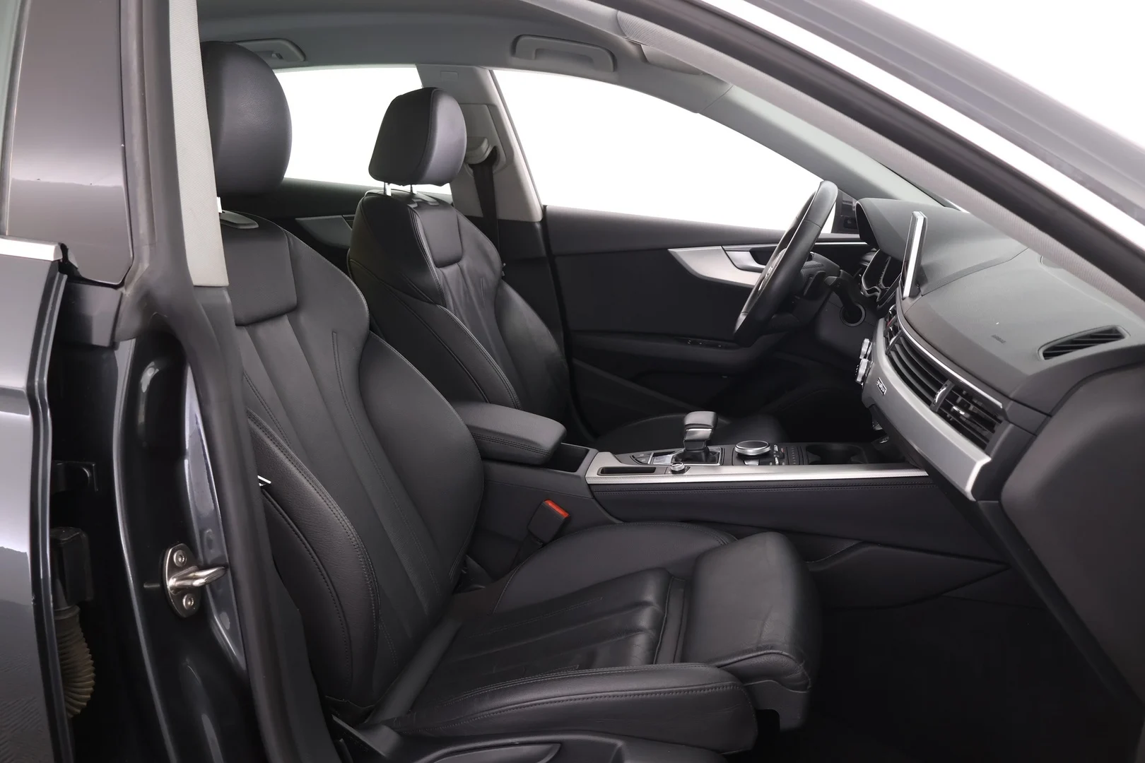 Car Image - 1QMd1DfSSz61flzd8rEsNa