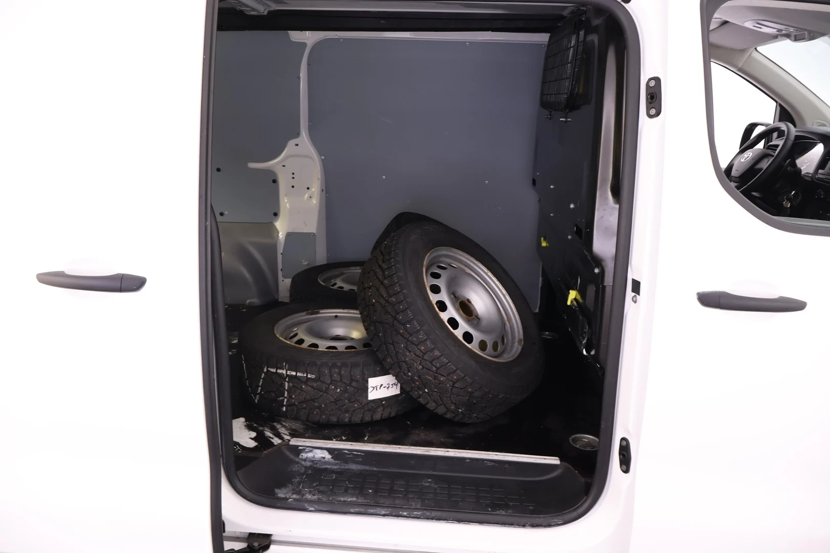 Car Image - 7AicrGbSDnw677344DfUH9