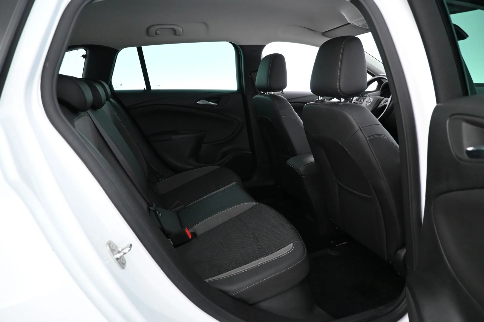 Car Image - 3GNI9cdfTAmhRjToNMeXYD