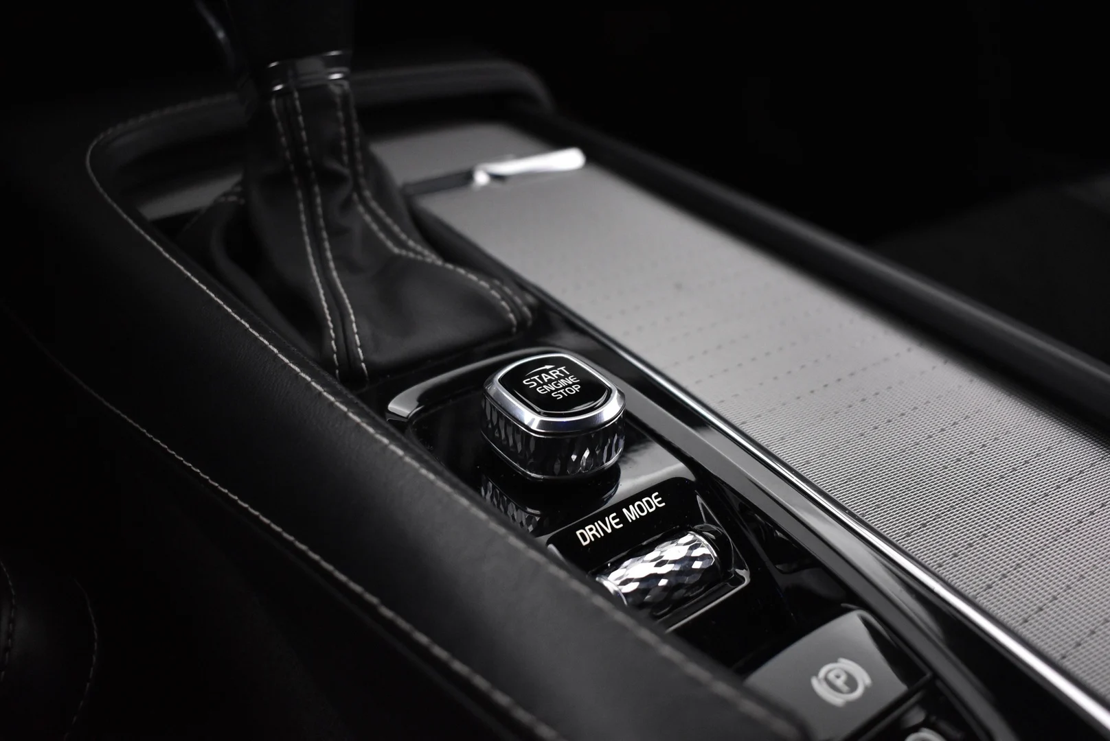 Car Image - 1e9fGs4AKUMRy7C7q8y4tz
