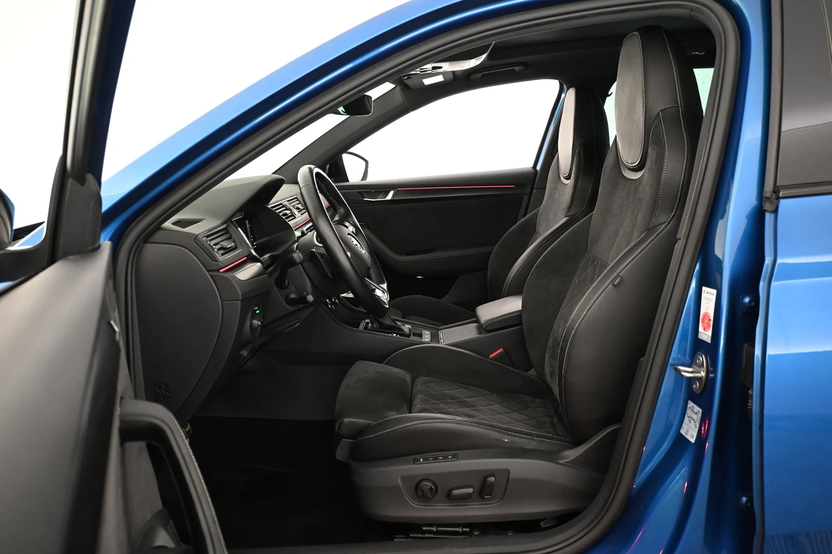 Car Image - 2SWNjKUkrSPWZoLmkWq3ke