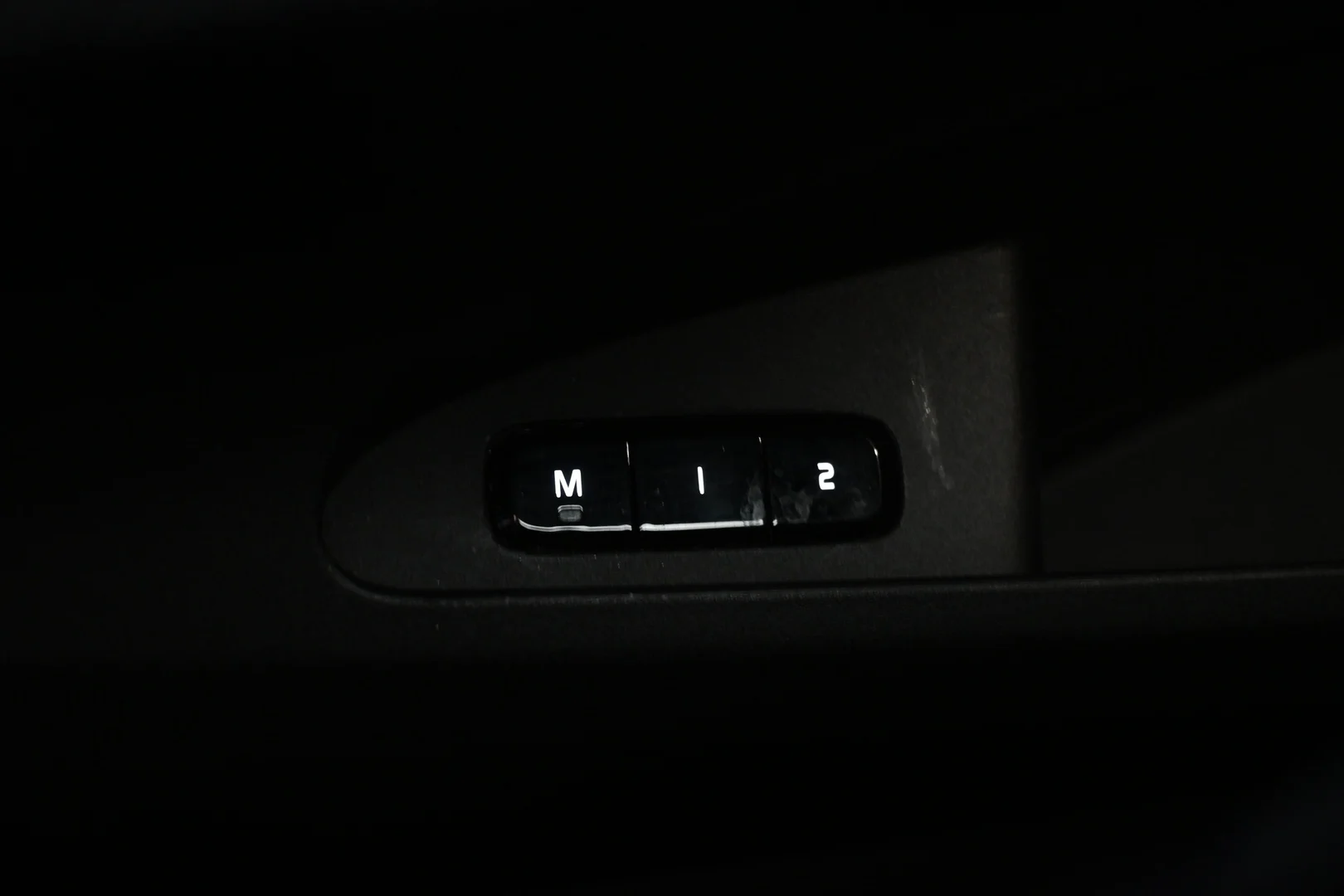 Car Image - 2FLPz800I17BvtVQLwegW3