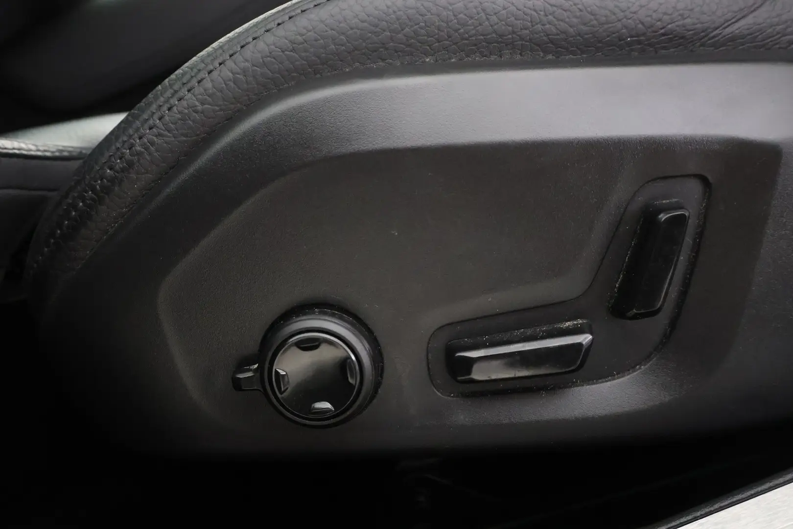 Car Image - 7LA0b1P9LTHyRHp7lqqipq