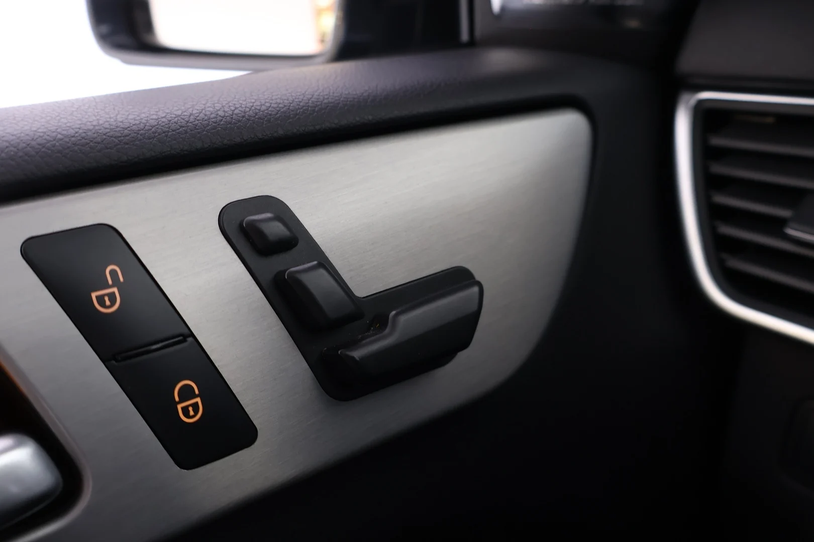 Car Image - 7fOuCDKxnhbLieUj0f0TiS