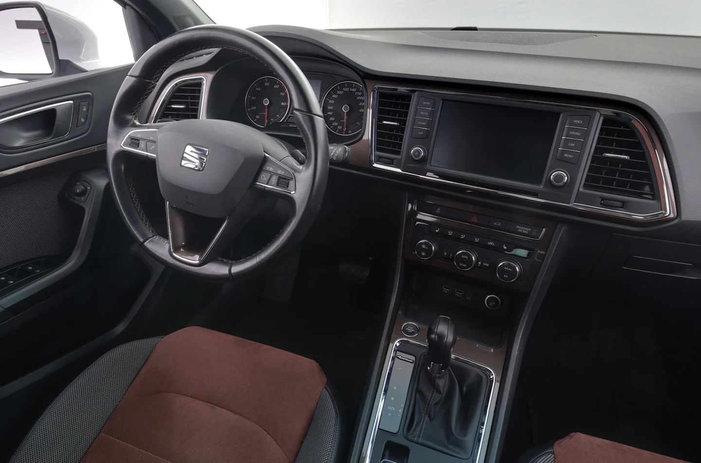 Car Image - 5CA2gRbFarKGlUvuaQ23wO