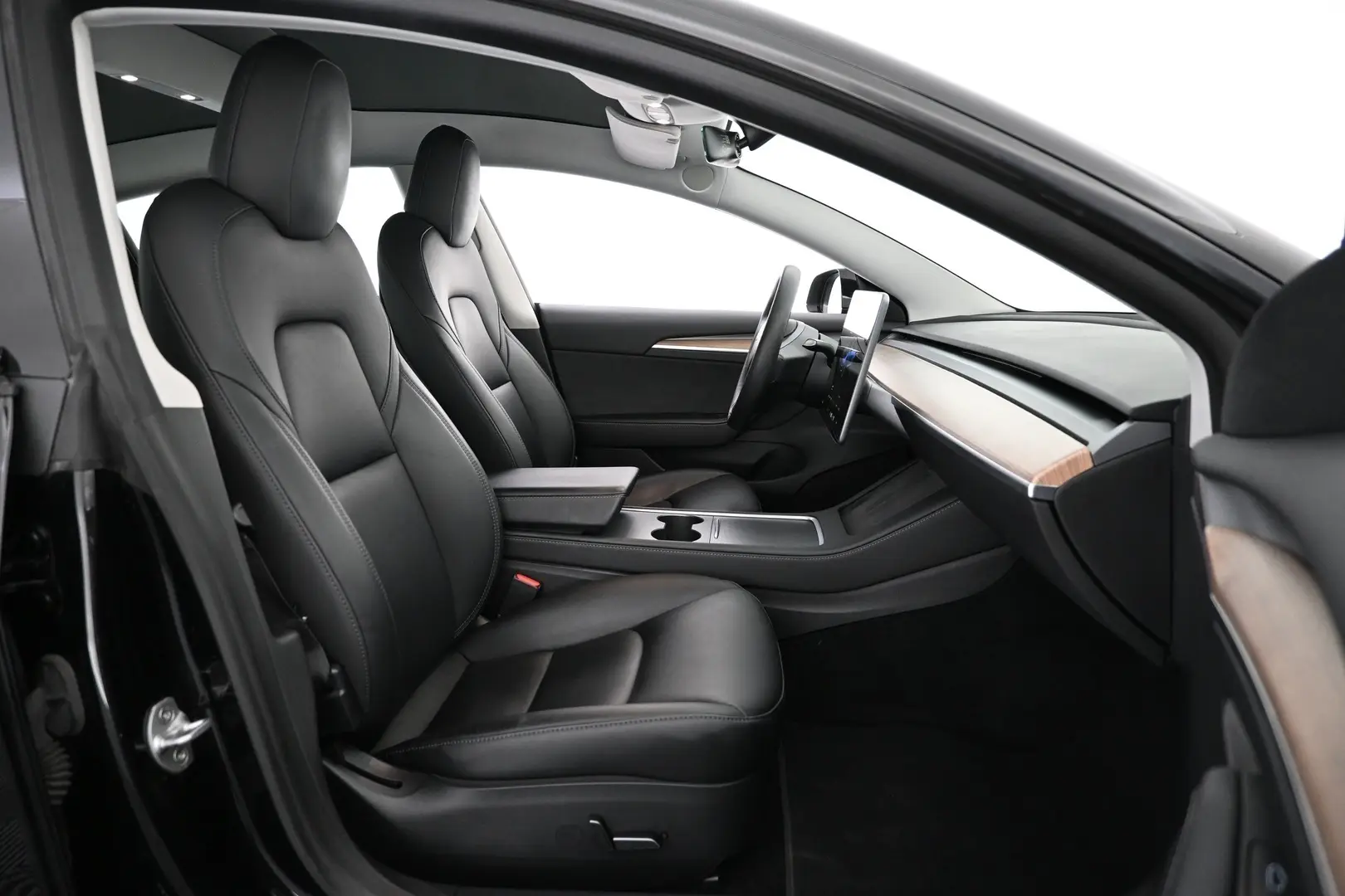 Car Image - 1Zj0zwT8f1VKLlf0wgKxS0