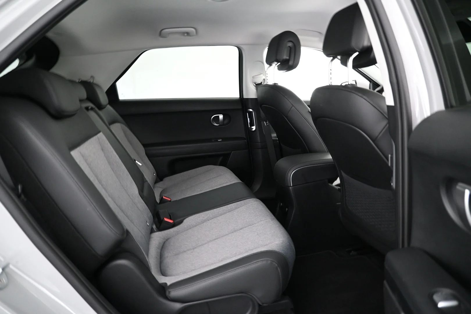 Car Image - 46WFzdV1o6Kfnsq7jgHC8E