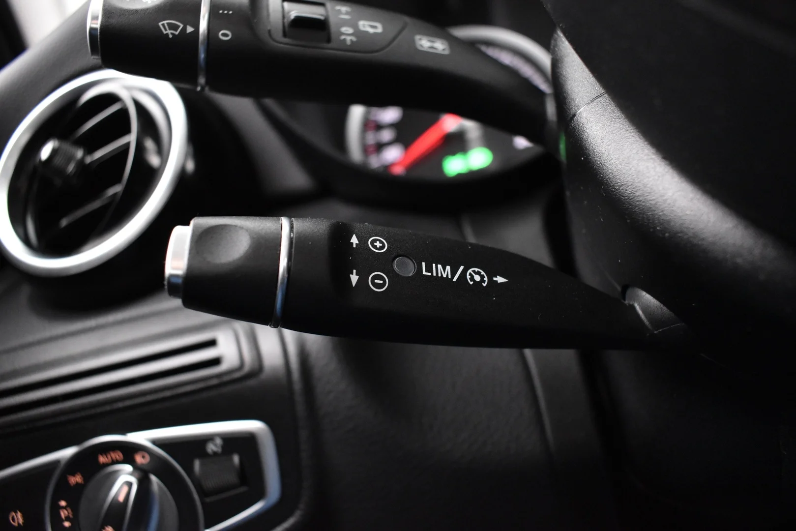 Car Image - 7pOHtxVqaz1Y5jkVuSrFdQ